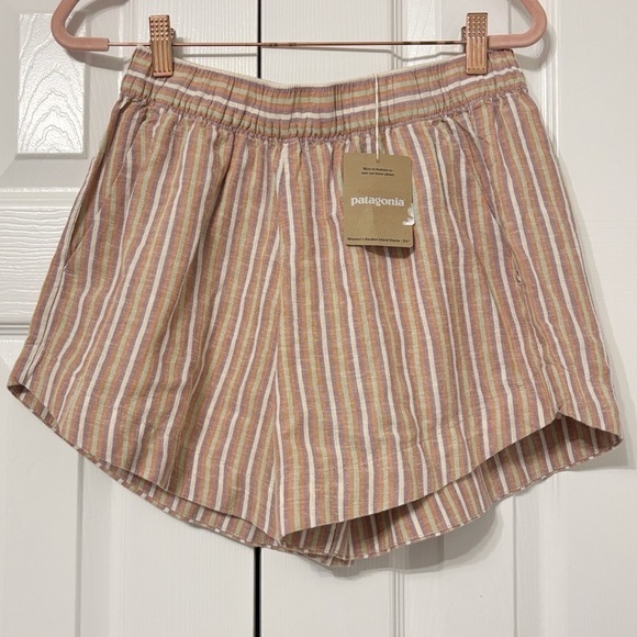 Patagonia Pants - NWT Patagonia Women's Garden Island Shorts In Good Times Evening Mauve Small
